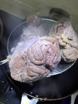 卤牛肉的做法步骤：3