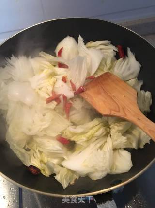 真开胃！爽口醋熘白菜，下饭了不得的做法步骤：2