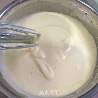 电饭煲版海绵蛋糕的做法步骤：3
