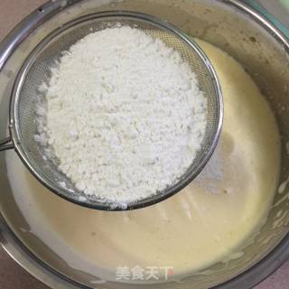 电饭煲版海绵蛋糕的做法步骤：4