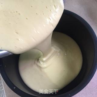 电饭煲版海绵蛋糕的做法步骤：6