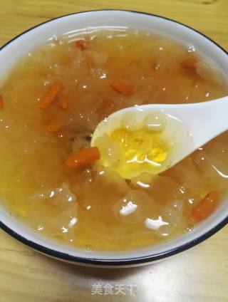 桃胶雪莲子银耳羹的做法步骤：6
