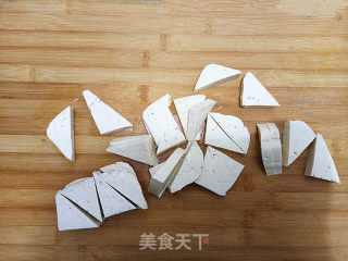 咸肉烧豆腐的做法步骤：5