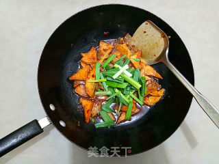 咸肉烧豆腐的做法步骤：14