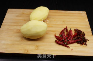 麻辣土豆片的做法步骤：1