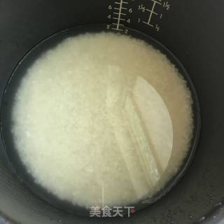 香肠蒸饭的做法步骤：1