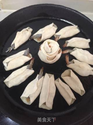 鲜虾煎饺的做法步骤：6