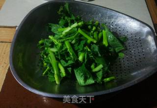 爆炒青菜苔(青菜杆)的做法步骤：4