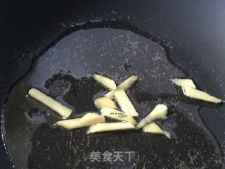 银鱼炒蛋的做法步骤：4