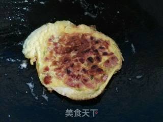 脆肠鸡蛋饼的做法步骤：9