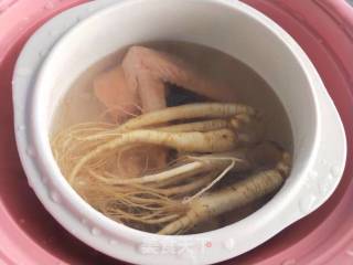 人参鹿茸鸡翅汤的做法步骤：2