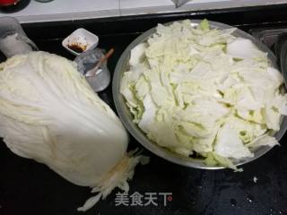 自制辣白菜的做法步骤：1