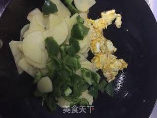青椒土豆片的做法步骤：4