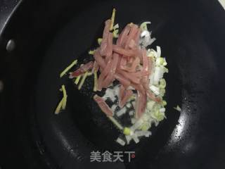 洋葱炒肉的做法步骤：2