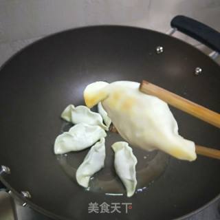 抱蛋煎饺的做法步骤：10