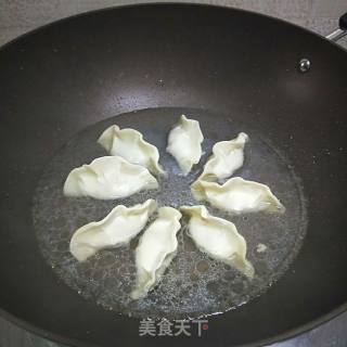 抱蛋煎饺的做法步骤：11