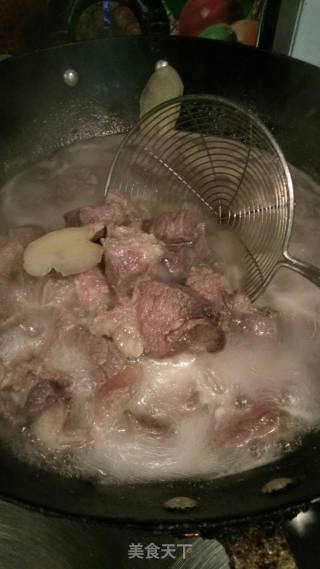 炖牛肉的做法步骤：1