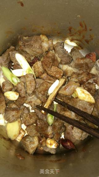 炖牛肉的做法步骤：2