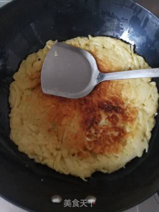 土豆丝饼的做法步骤：5