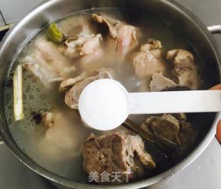 清炖猪棒骨的做法步骤：5