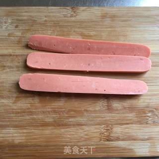 鸡蛋火腿肠手抓饼的做法步骤：2