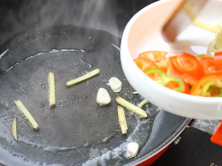青椒炒蛏子的做法步骤：3