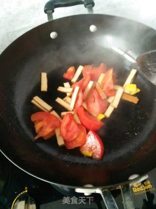 茄汁鸡蛋豆干的做法步骤：4