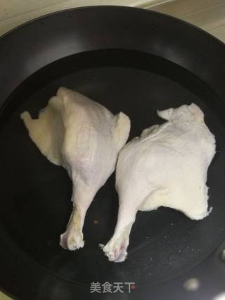 卤鸭腿的做法步骤：1