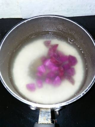 “粥”紫薯大米粥的做法步骤：3
