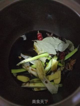 卤鸡爪的做法步骤：2