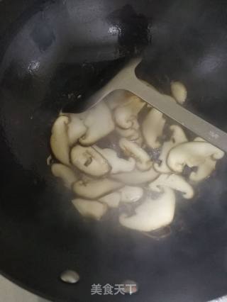 香菇油菜的做法步骤：3