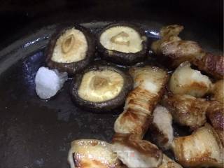 沙茶红烧肉的做法步骤：1