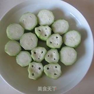 蒜蓉蒸丝瓜的做法步骤：2