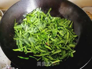韭菜炒鸡杂的做法步骤：4