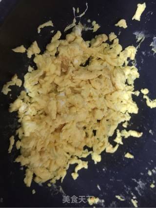 韭菜猪肉馅饼的做法步骤：1