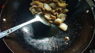 小餐馆里的回锅肉的做法步骤：9
