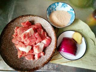 荷叶粉蒸肉的做法步骤：1