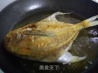 红烧鲳鱼的做法步骤：4