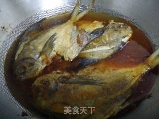 红烧鲳鱼的做法步骤：7