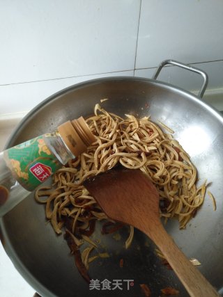 香肠炒豆笋的做法步骤：7