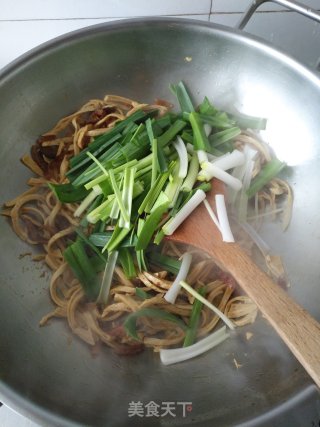香肠炒豆笋的做法步骤：8