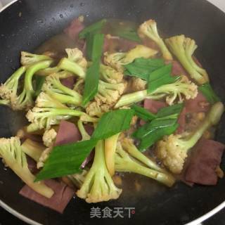 花椰菜炒火腿的做法步骤：7
