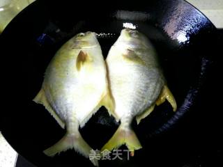 酱烧鲳鱼的做法步骤：3