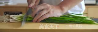 一碗暖暖的葱油拌面的做法步骤：2