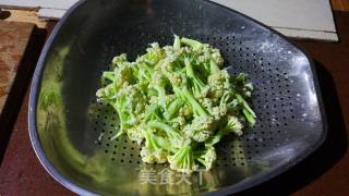 炝炒花椰菜的做法步骤：2
