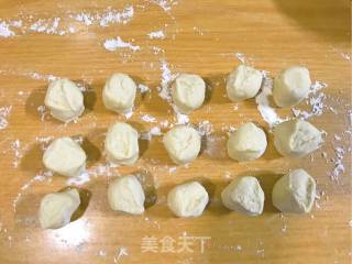 饺子皮版酱香葱油饼的做法步骤：4