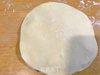 饺子皮版酱香葱油饼的做法步骤：11