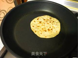 饺子皮版酱香葱油饼的做法步骤：15