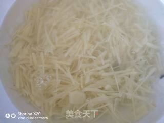炒土豆丝的做法步骤：3