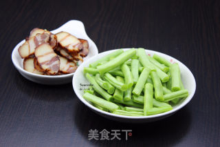 腊肉炒四季豆的做法步骤：2